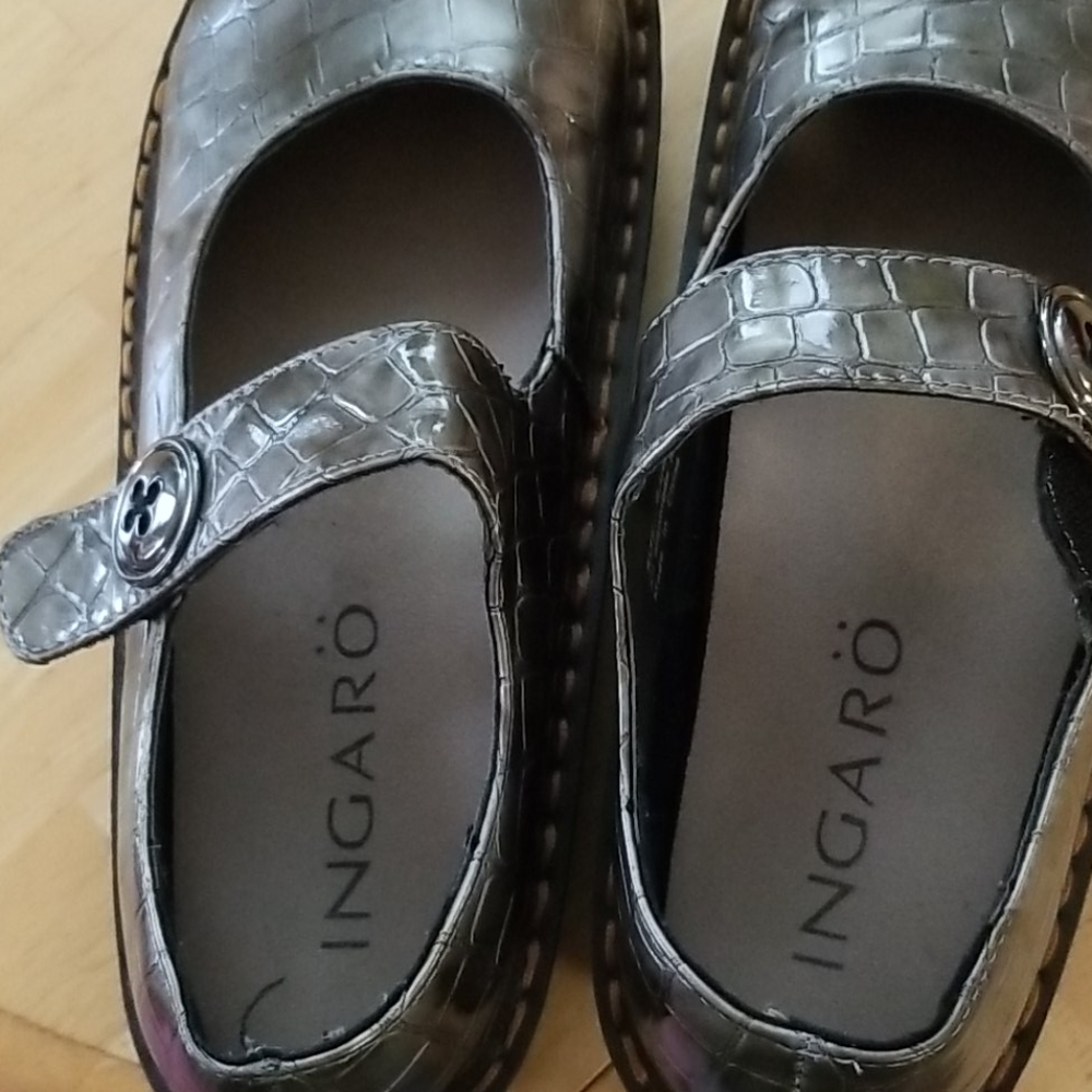 Slip resistant shoes